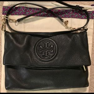 Like new crossover body purse